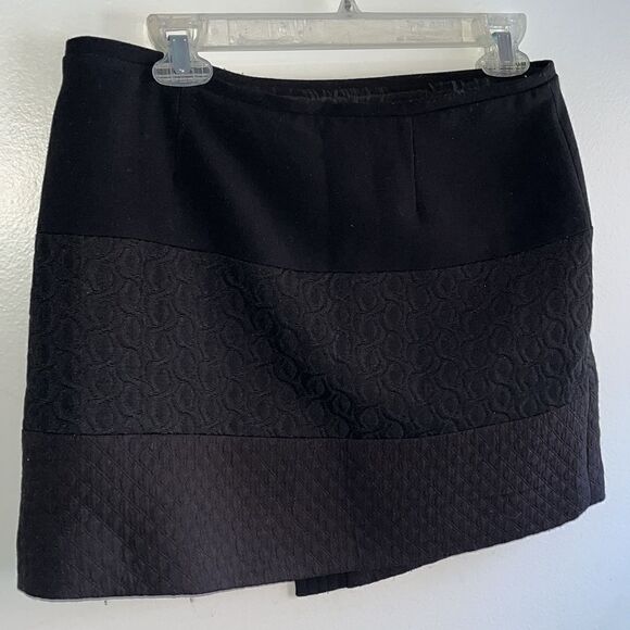 EXCELLENT CONDITION CUTE CABI #926 BLACK WRAPAROUND TEXTURED SWATHE SKIRT SMALL - Picture 6 of 12